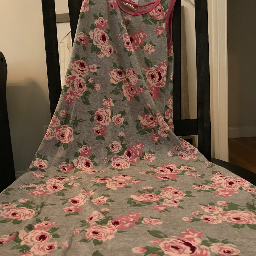 Girls sleeveless long dress size 8. Rose print